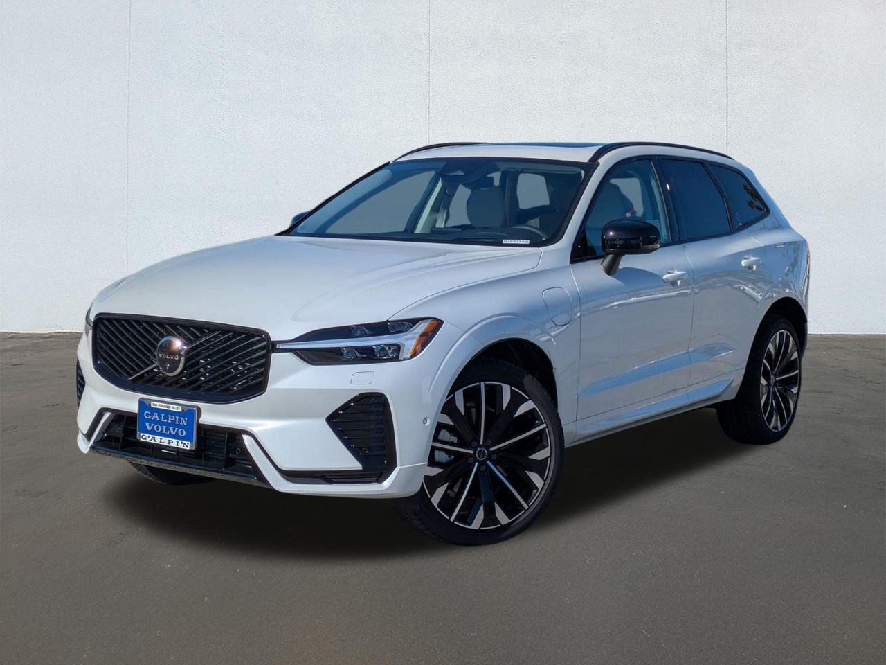 2026 Volvo XC60 Ultra's photo