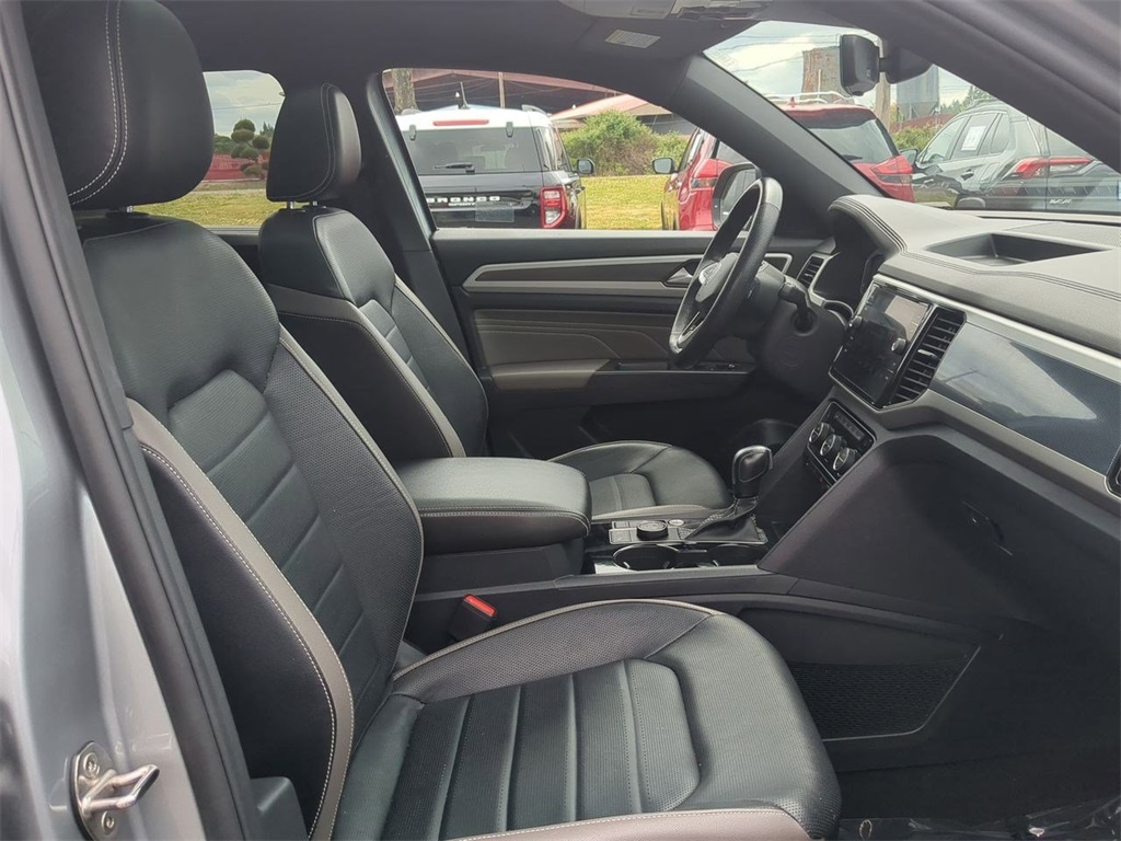 2022 Volkswagen Atlas Cross Sport V6 SEL Premium R-Line photo 26