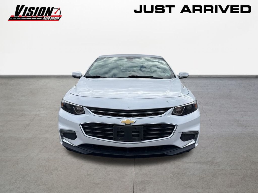 2018 Chevrolet Malibu 1LT photo 2