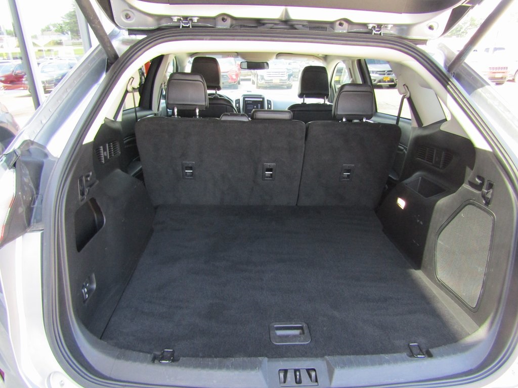 2024 Ford Edge Titanium photo 28