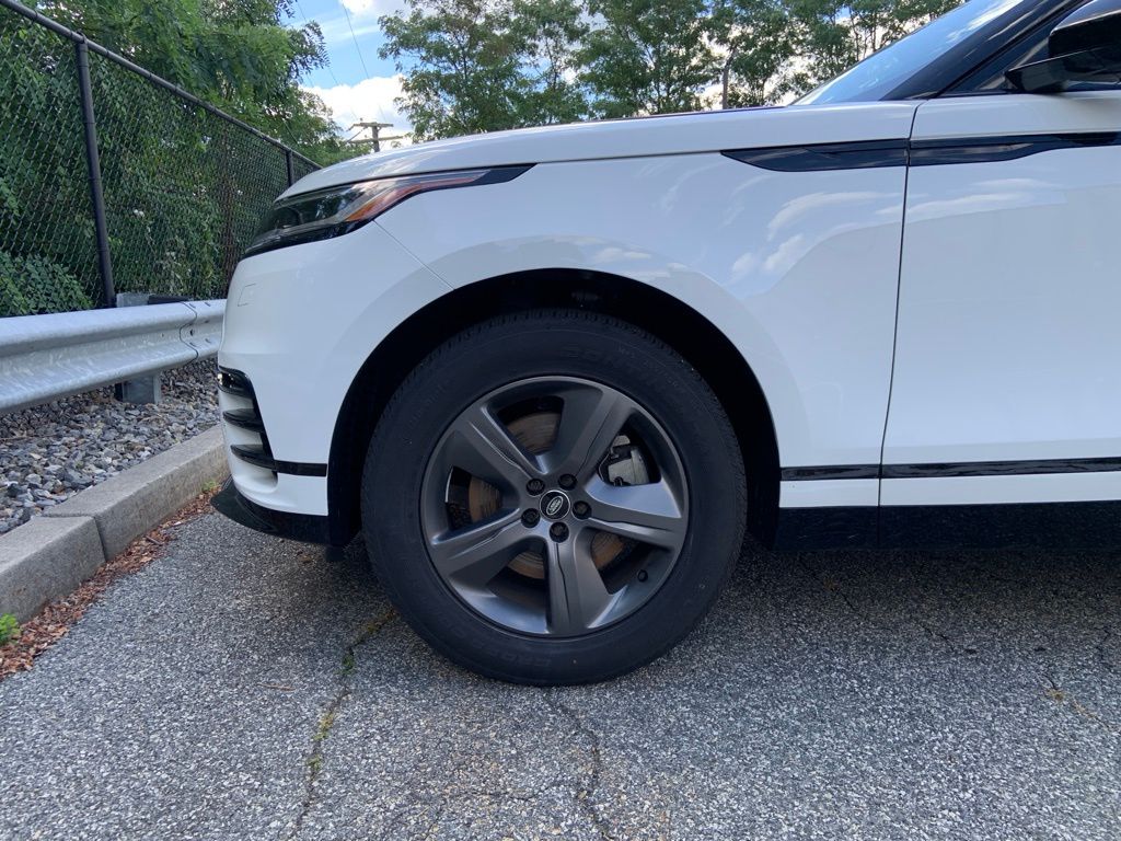 2025 Land Rover Range Rover Velar SE photo 11
