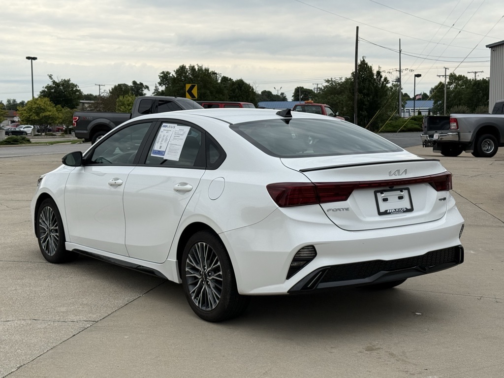 2023 Kia Forte GT-Line photo 5