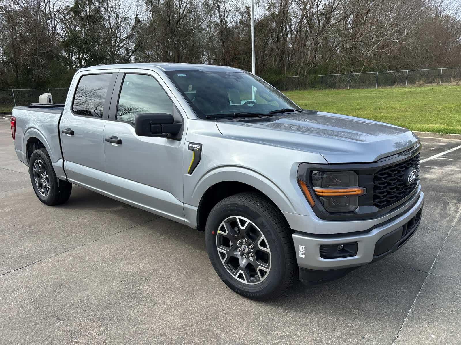 2025 Ford F-150 STX's photo