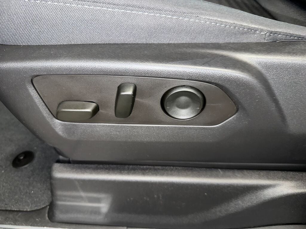 2022 Chevrolet Silverado 1500 LT photo 3