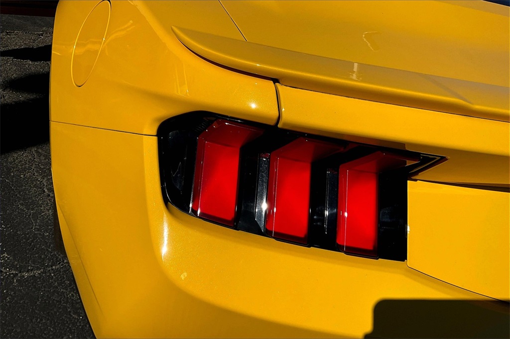 2024 FORD MUSTANG - Image 26