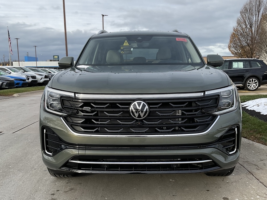 2026 Volkswagen Atlas SEL Premium R-Line photo 2