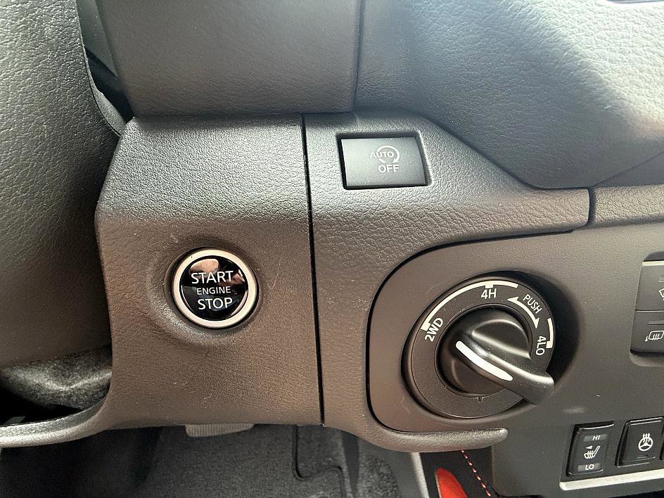 2025 Nissan Frontier PRO-4X photo 18