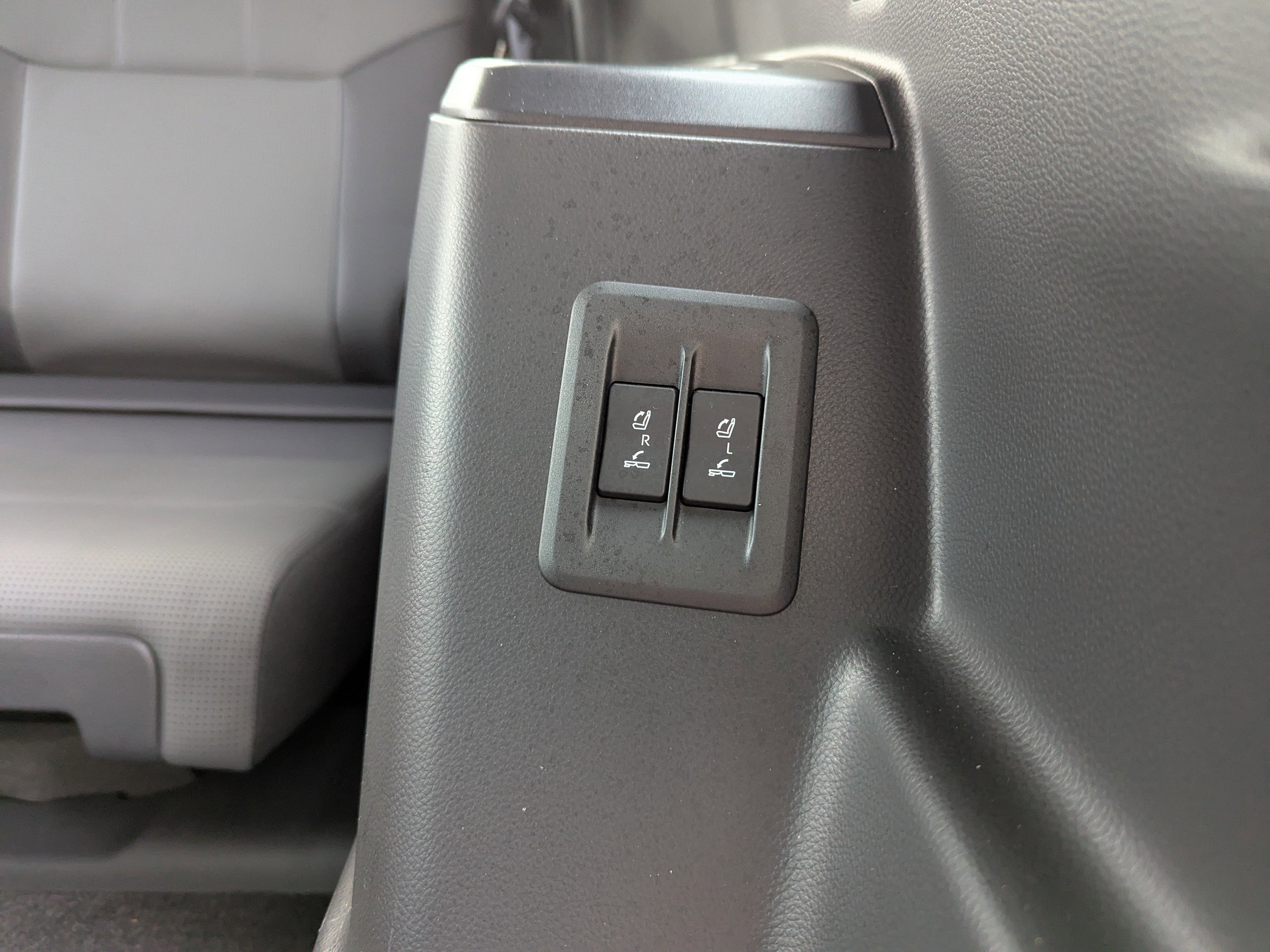 2024 Lexus GX 550 Luxury photo 19