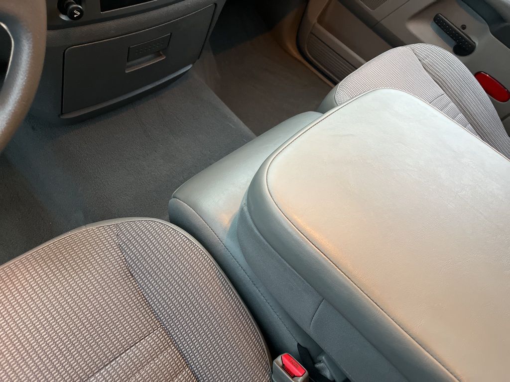 2008 Dodge Ram SLT photo 17
