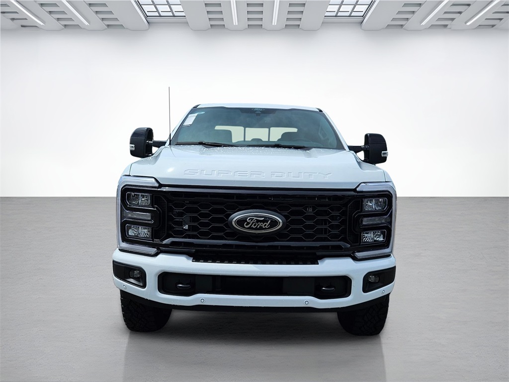 2025 Ford F-250 Lariat photo 3