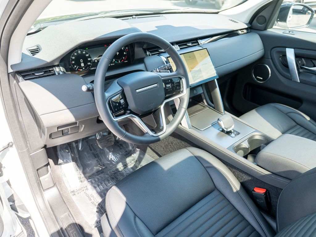 2024 Land Rover Discovery Sport S photo 10