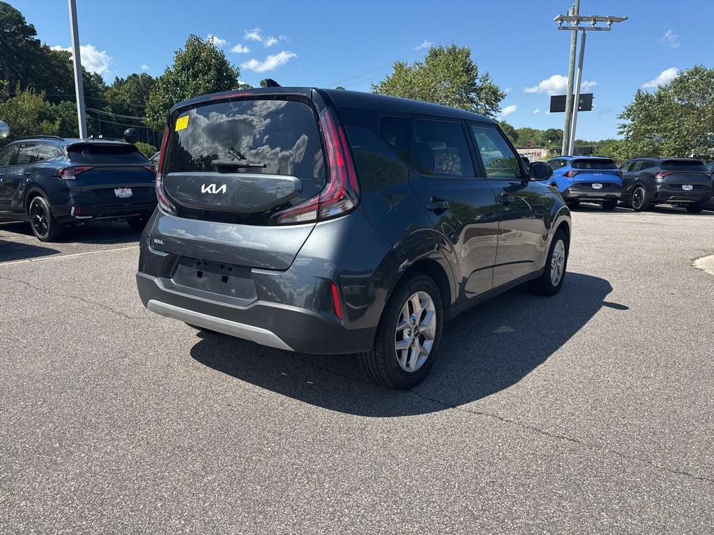2023 Kia Soul LX photo 5