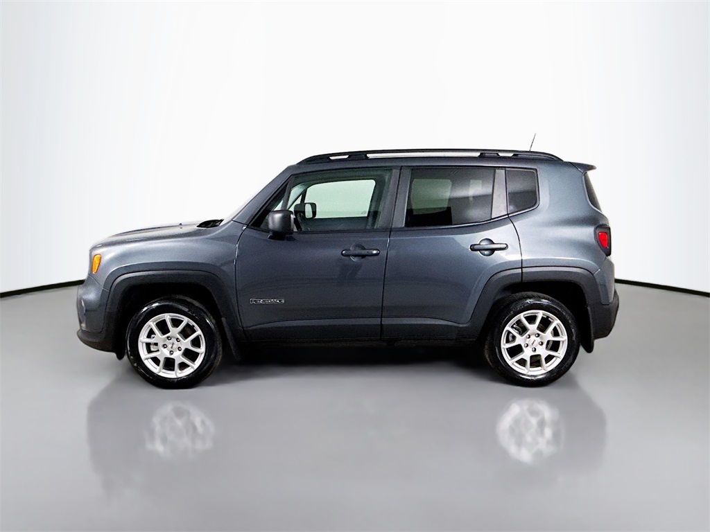 2022 Jeep Renegade Latitude photo 2