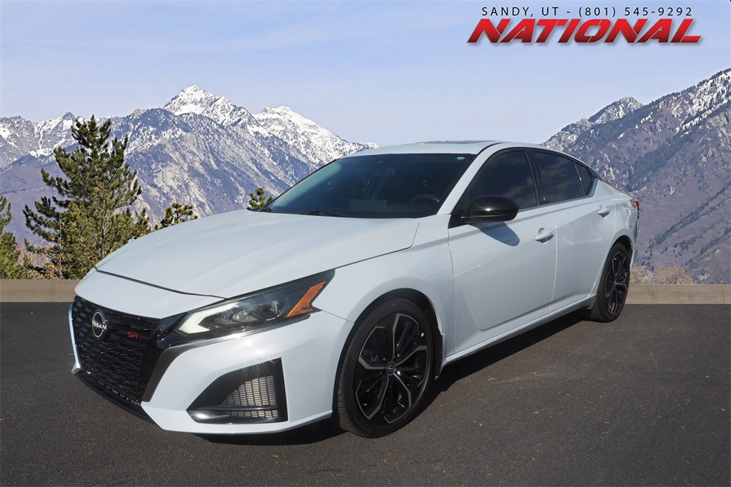 2023 Nissan Altima SR