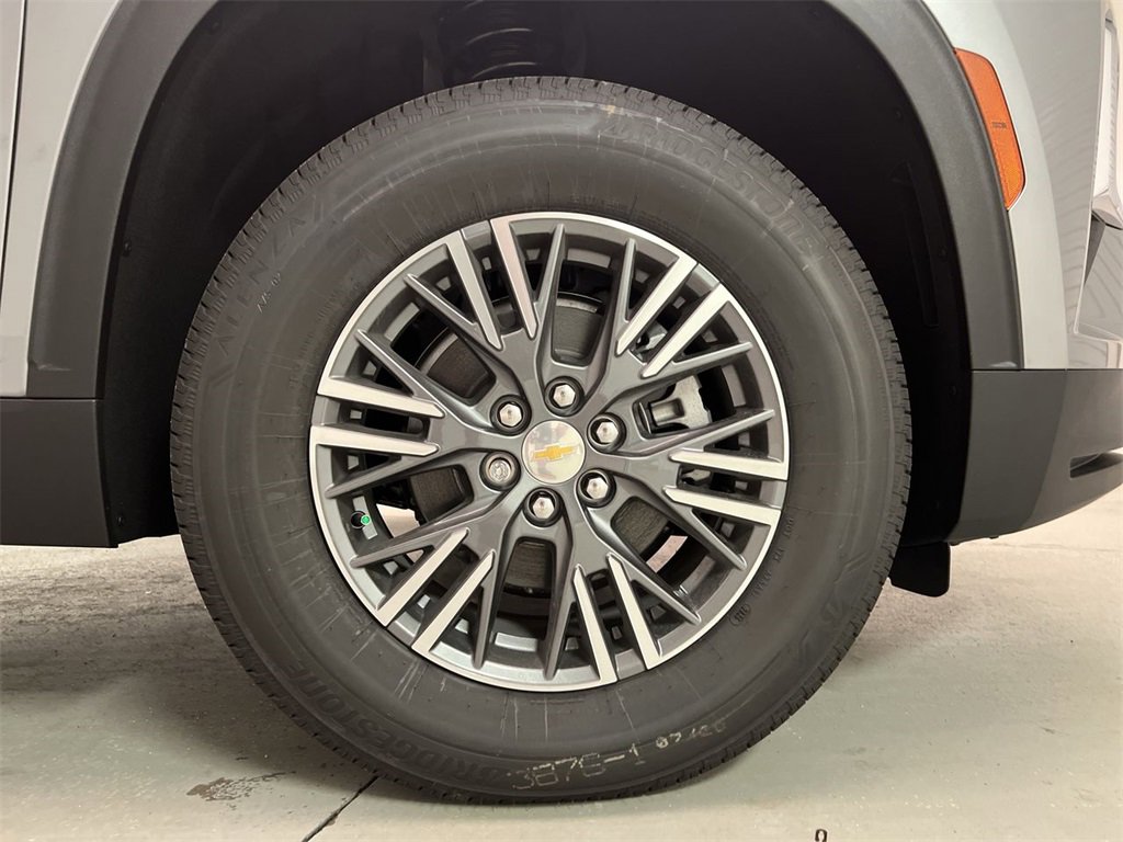 2026 Chevrolet Traverse photo 10