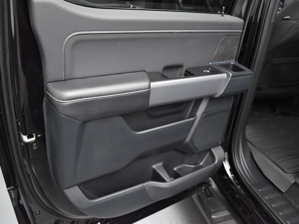 2025 Ford F-150 XLT photo 26