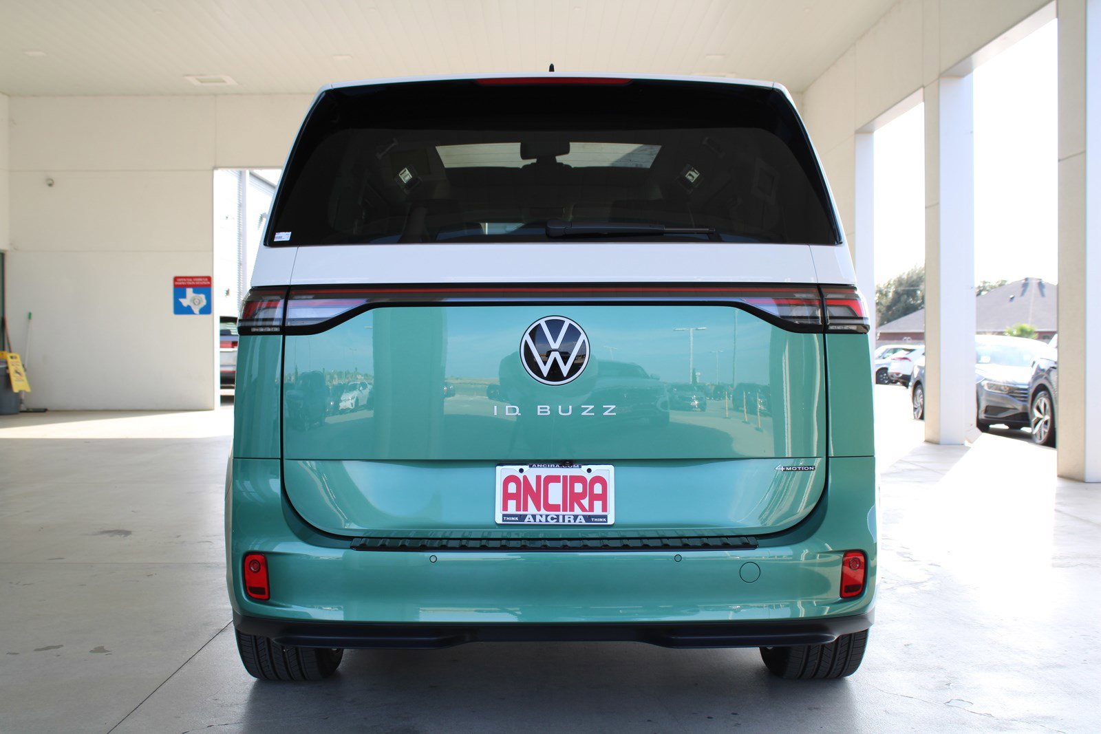 2025 Volkswagen ID. Buzz photo 4