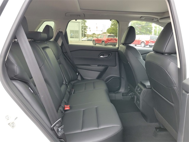 2026 Nissan Rogue SV photo 9