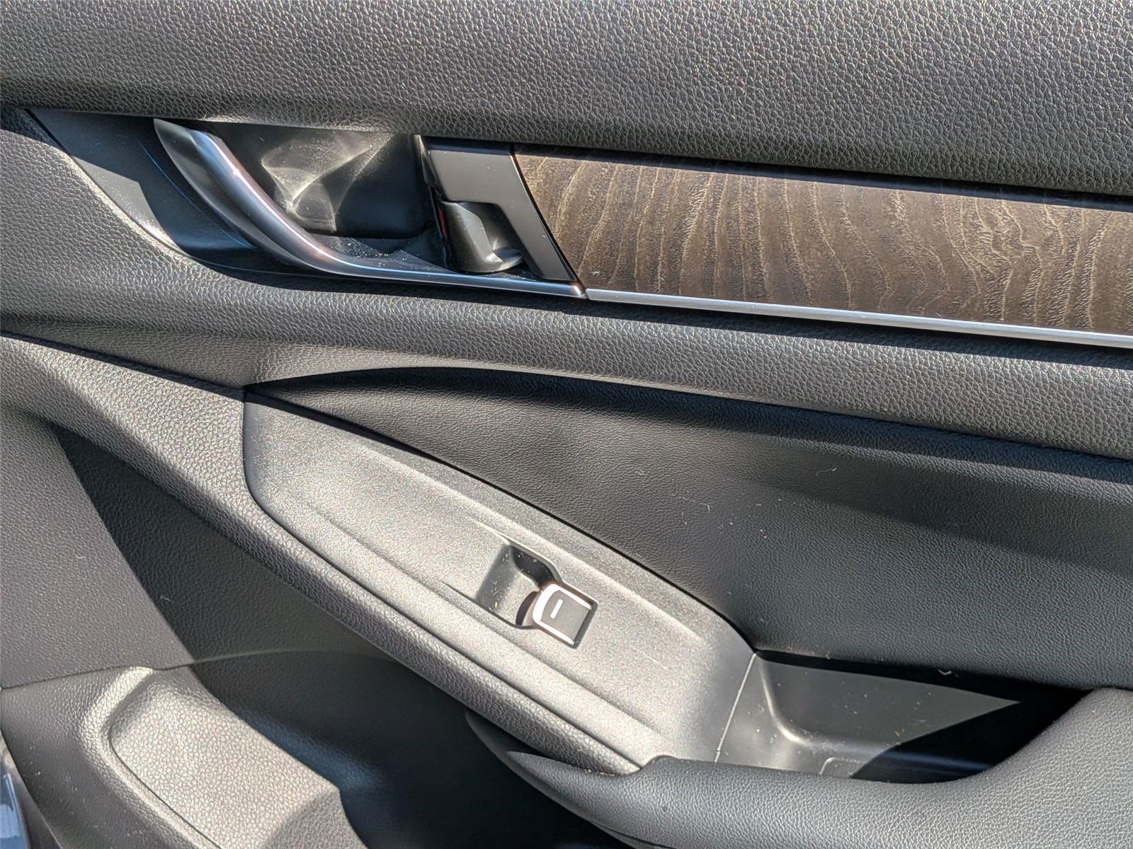 2022 Honda Accord Hybrid EX-L photo 32