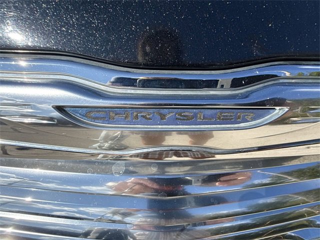 2014 Chrysler 300 photo 22