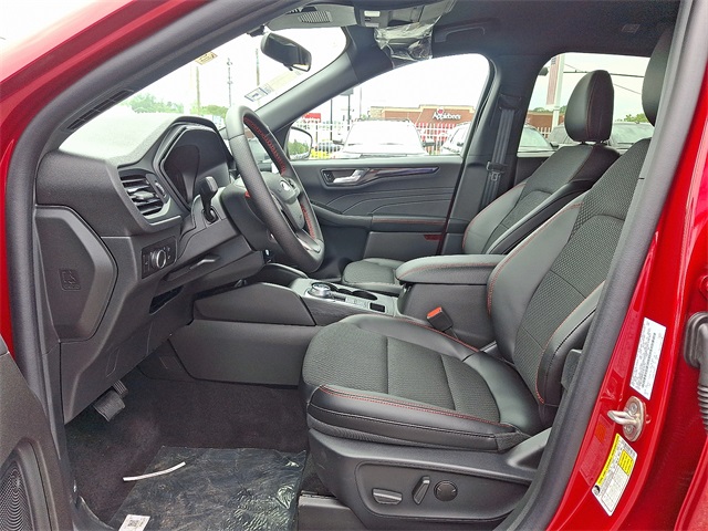 2025 Ford Escape ST-Line photo 6