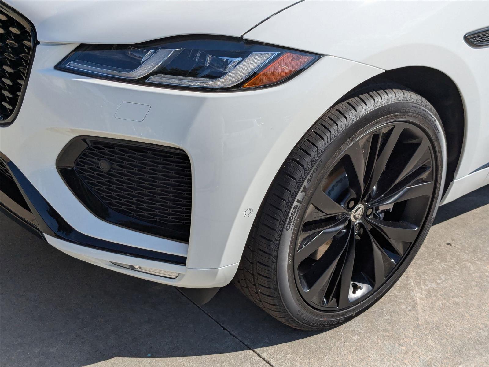 2026 Jaguar F-PACE P250 R-Dynamic S photo 9