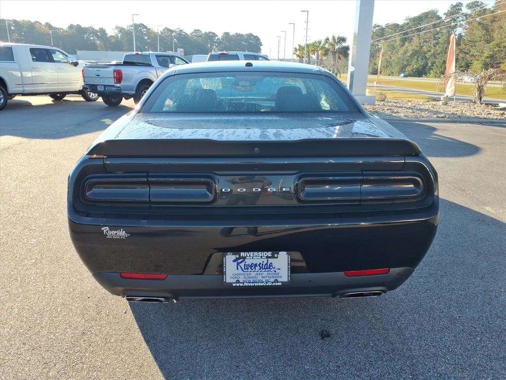 2023 Dodge Challenger R/T photo 3