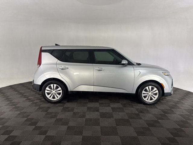 2020 Kia Soul LX photo 2