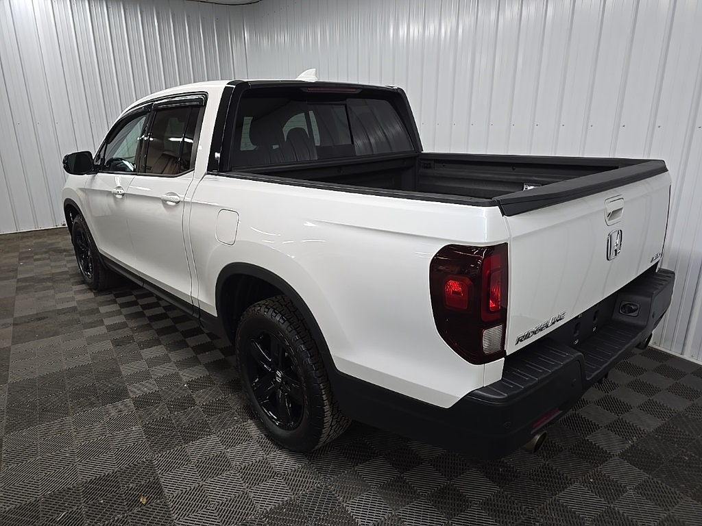 2021 Honda Ridgeline Black Edition photo 9