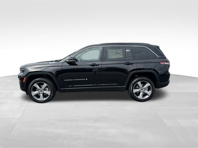 2025 Jeep Grand Cherokee Limited photo 2