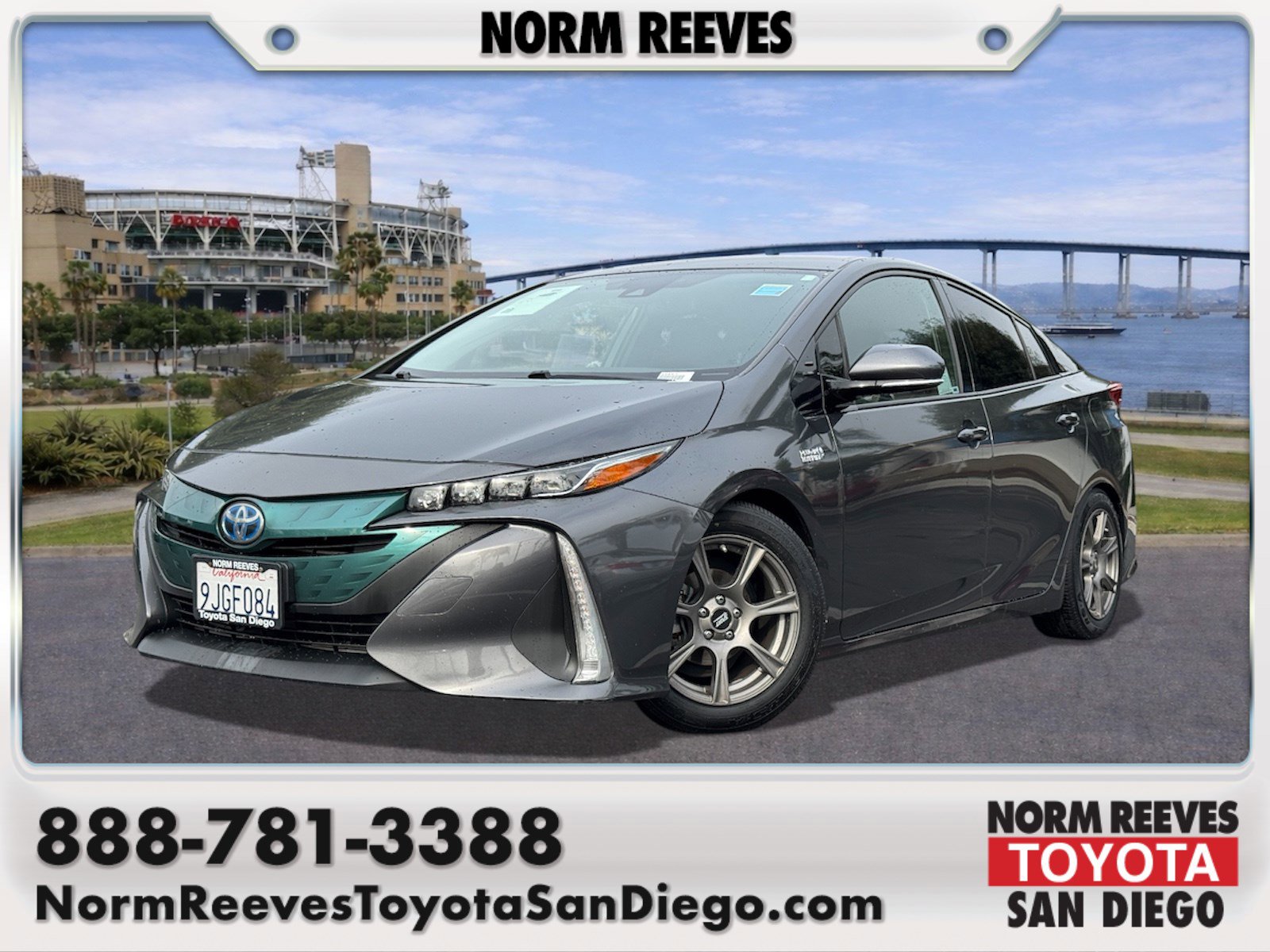 2017 Toyota Prius Prime Premium's photo