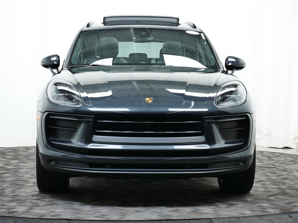 2022 Porsche Macan photo 9