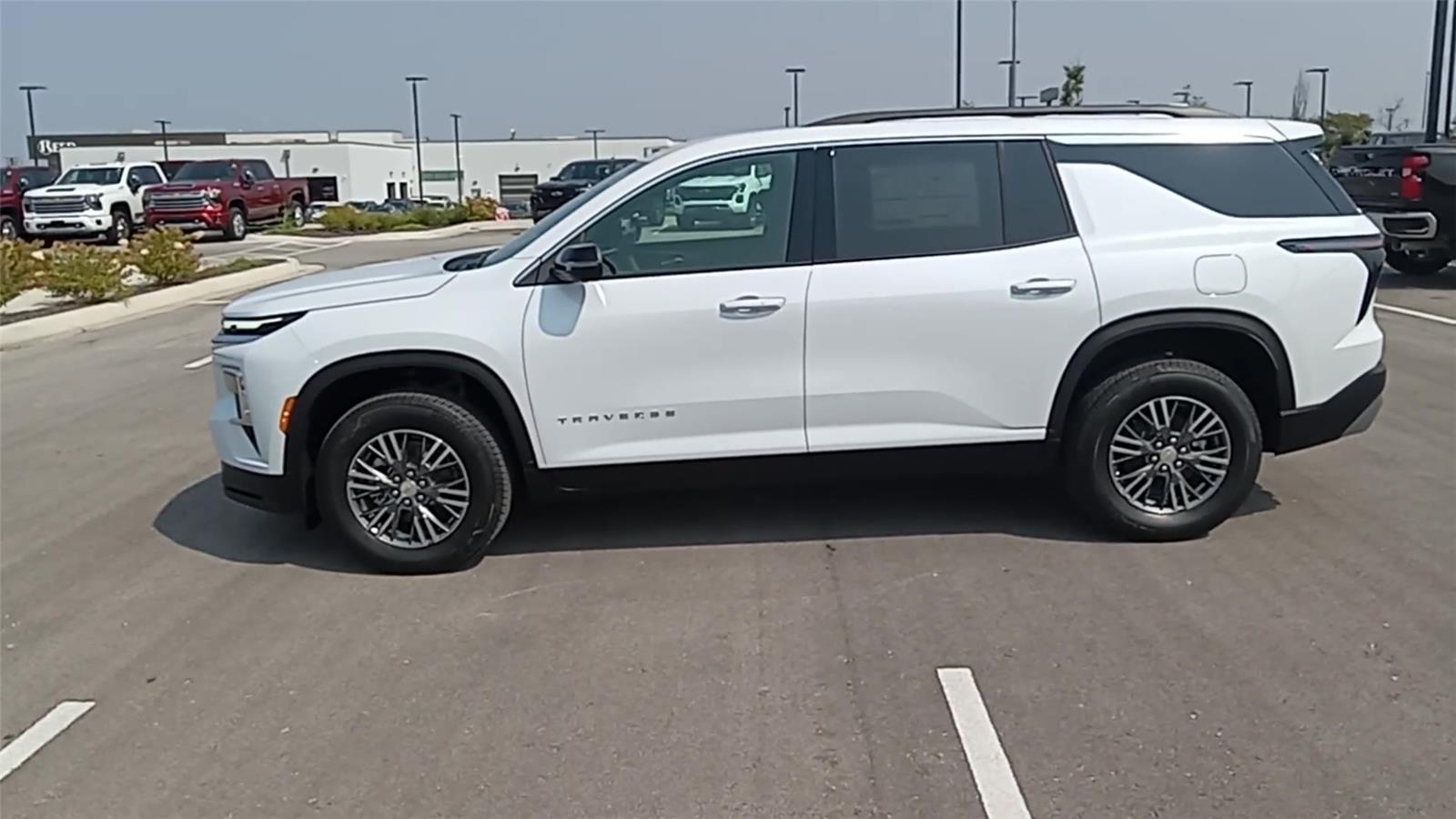 2026 Chevrolet Traverse photo 3