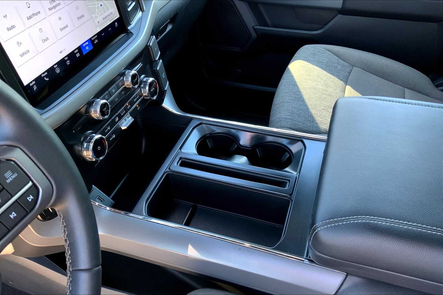 2024 Ford F-150 XLT photo 16