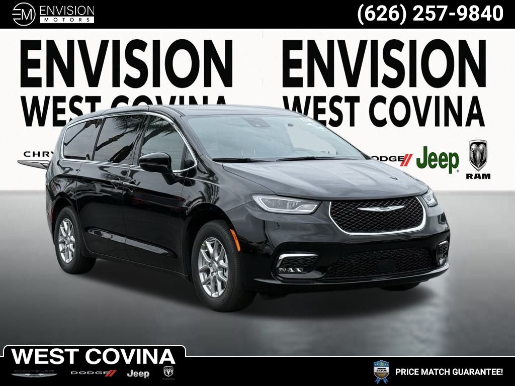 2026 Chrysler Pacifica Select's photo