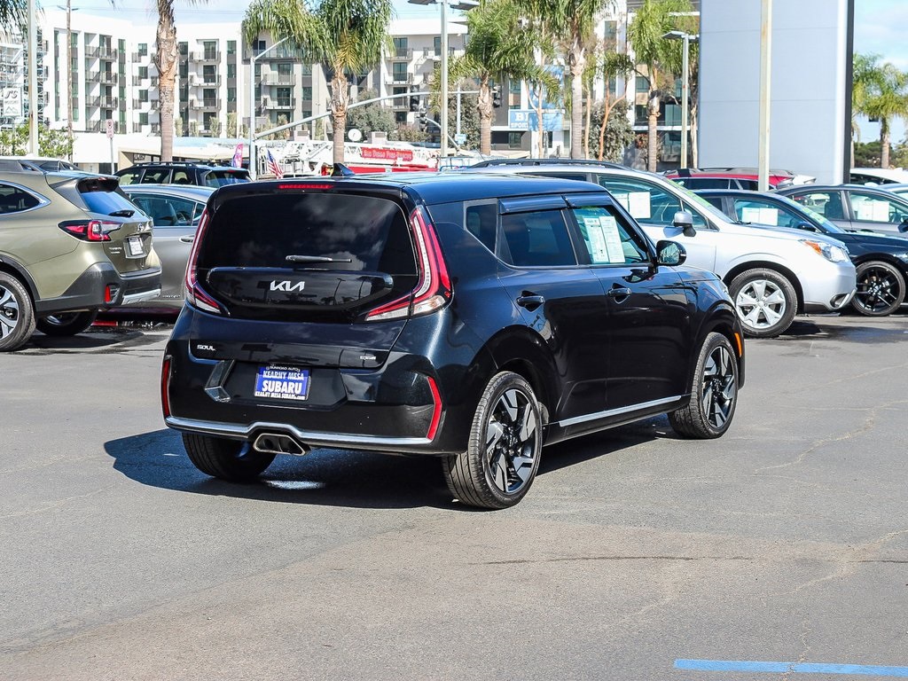 2023 Kia Soul GT-Line photo 3