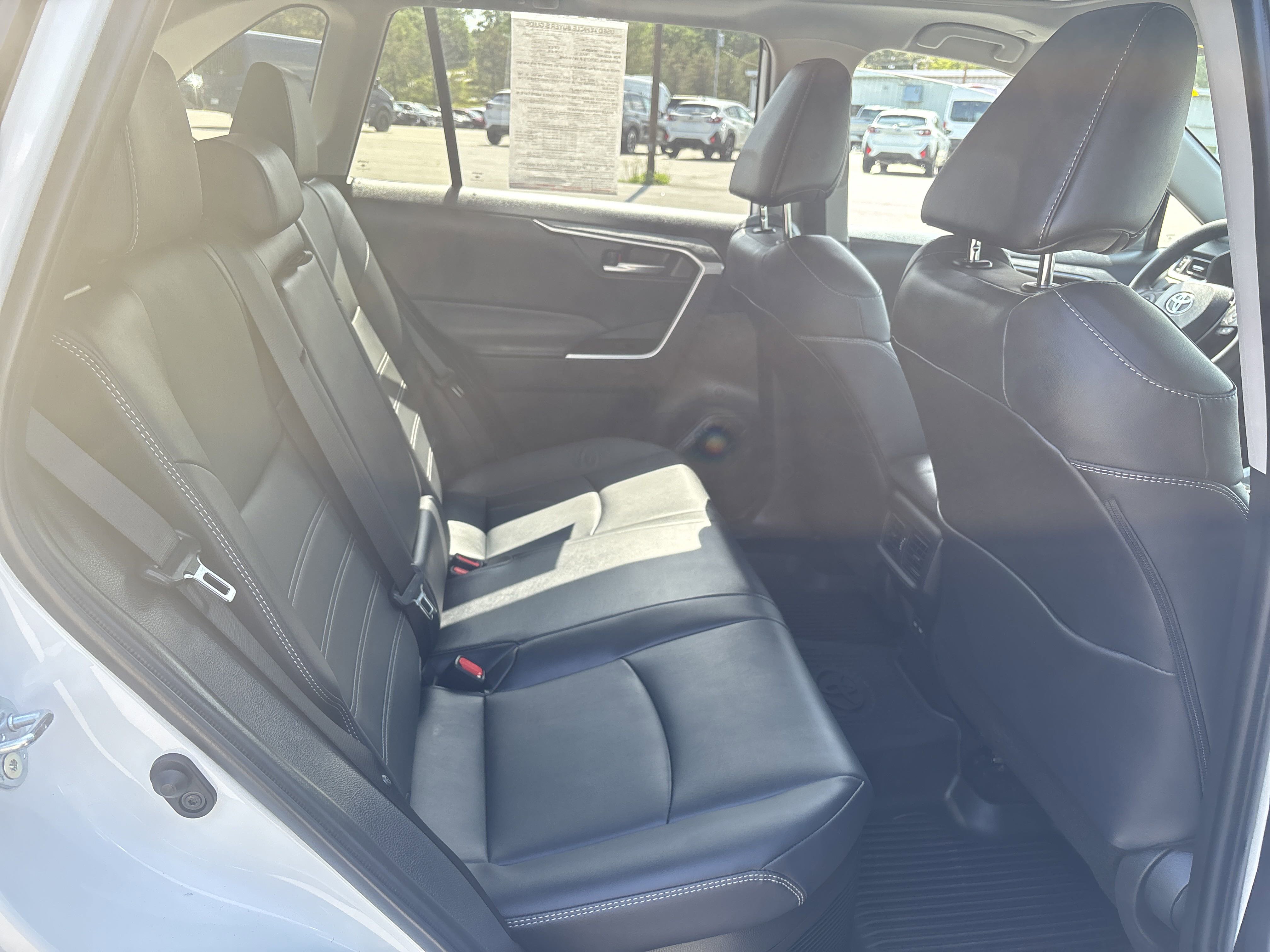 2024 Toyota RAV4 Hybrid XLE Premium photo 4