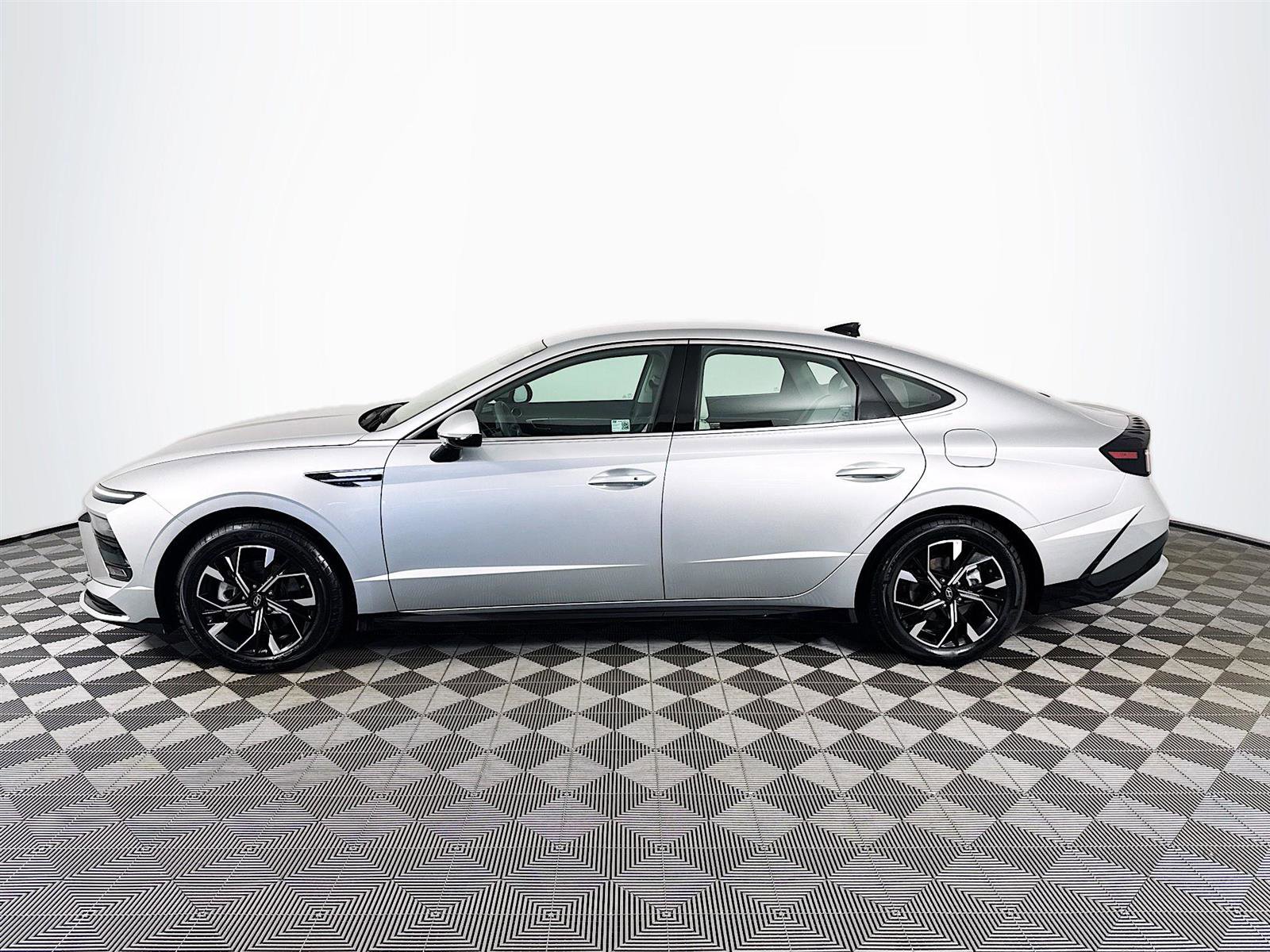 2024 Hyundai Sonata SEL photo 4