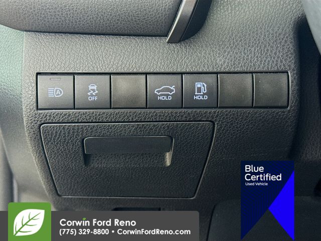 2021 Toyota Camry SE photo 10