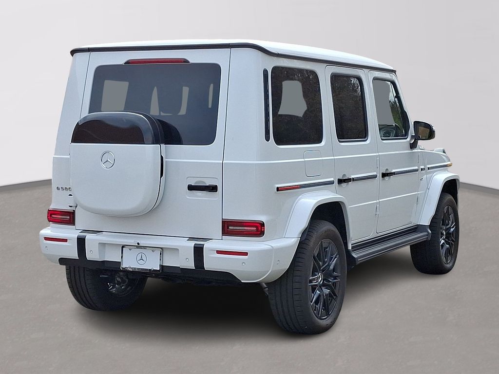 2025 Mercedes Benz G photo 3