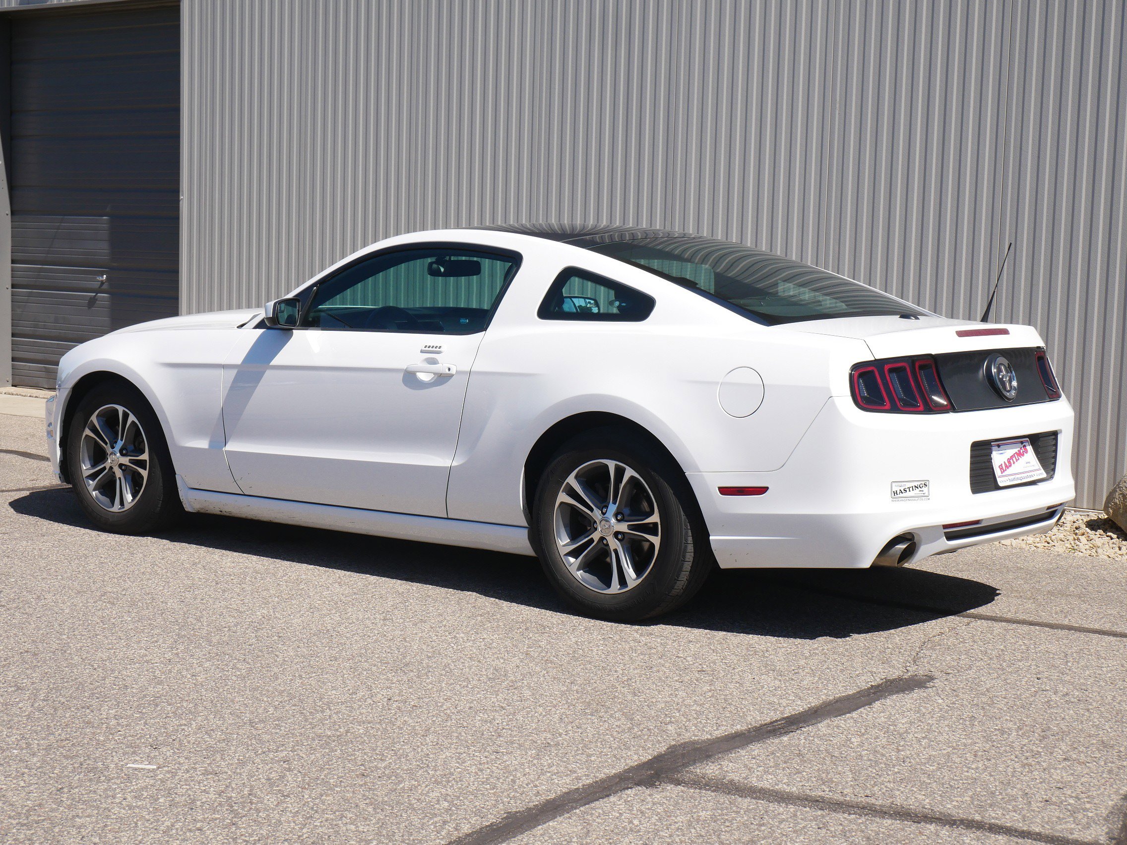 2014 Ford Mustang V6 Premium photo 2