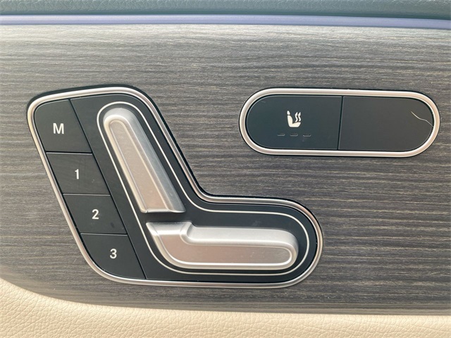 2023 Mercedes Benz GLB 250 4MATIC photo 3