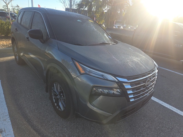 2024 Nissan Rogue S's photo