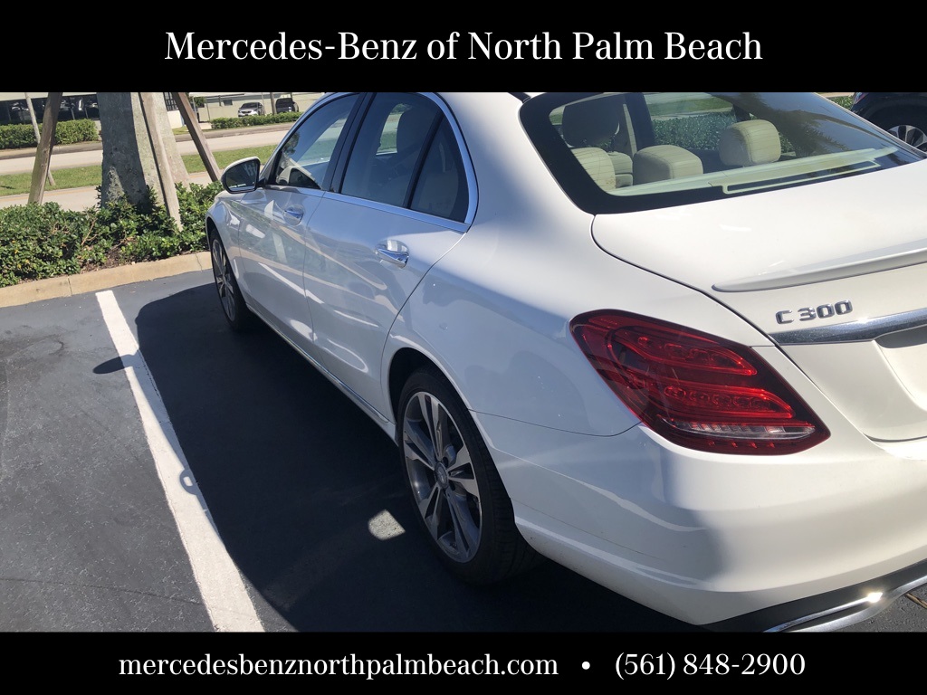 2016 Mercedes Benz C 300 photo 2