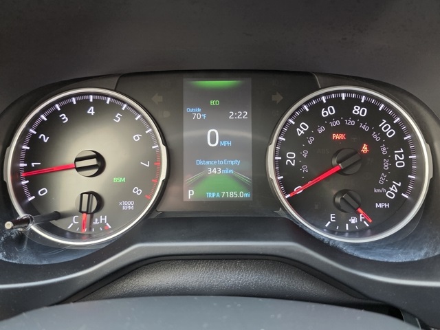 2022 Toyota RAV4 LE photo 16