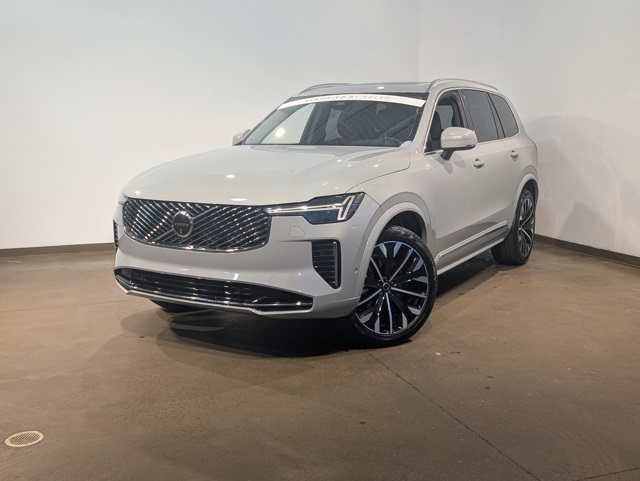 2025 Volvo XC90 Plus's photo