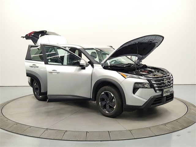 2024 Nissan Rogue SV photo 8