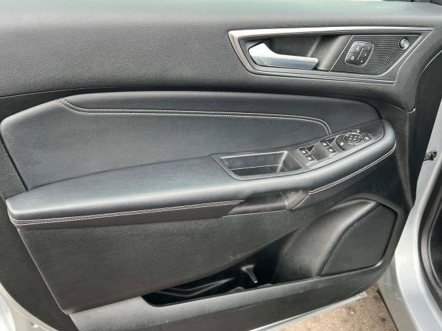 2022 Ford Edge Titanium photo 13