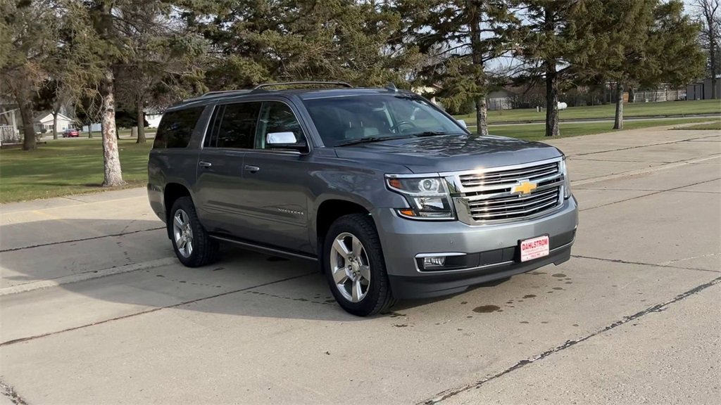 Used 2019 Chevrolet Suburban Premier with VIN 1GNSKJKC5KR352674 for sale in Oslo, Minnesota