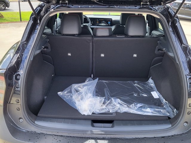 2025 Nissan Kicks SR photo 4